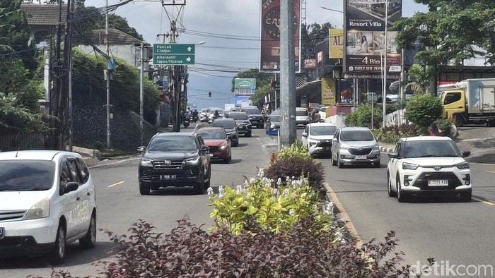 Important Visit: Polisi Terapkan One Way Arah Jakarta di Puncak Bogor Siang Ini
