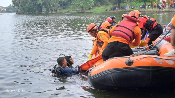 Solving Problems: Pria Tenggelam di Situ Cikaret Bogor Ditemukan Meninggal Dunia