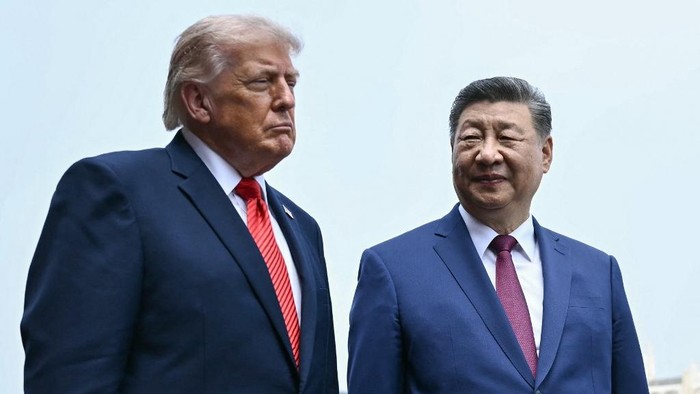 trump-dan-xi-jinping-berkunjung-ke-kuil-surga-di-beijing-usai-melakukan-pertemuan-tatap-muka-1778742915330_169