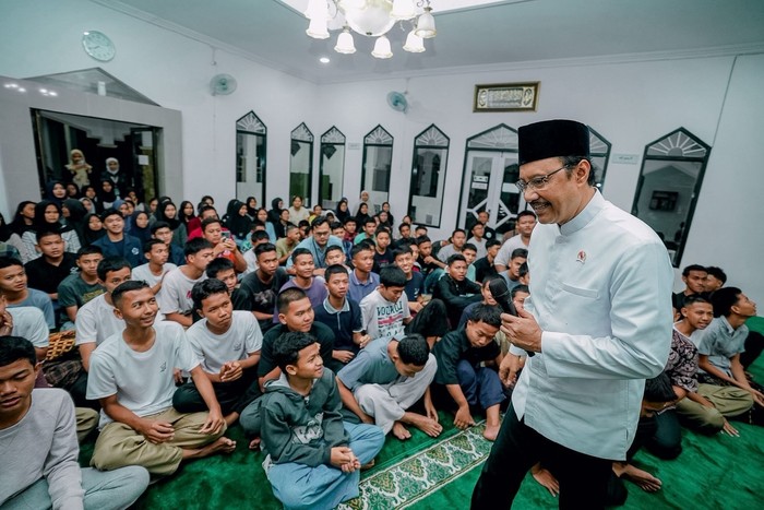 ukir-prestasi-gus-ipul-apresiasi-siswa-sekolah-rakyat-surakarta-1778988186696