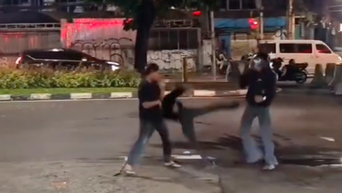 Solution For: Bang Jago ‘Penendang Angin’ Diduga Mabuk, Keroyok ABG karena Dipicu Hal Ini