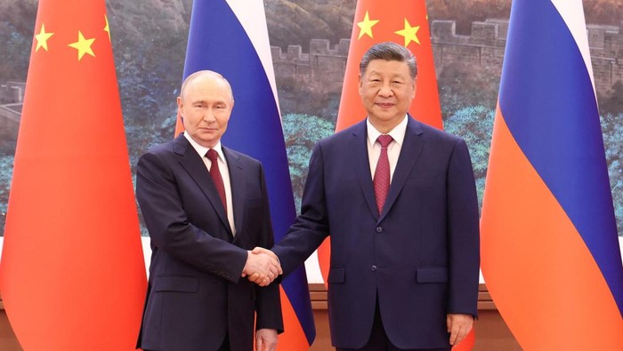vladimir-putin-disambut-hangat-di-beijing-bertemu-xi-jinping-1779257311197_169