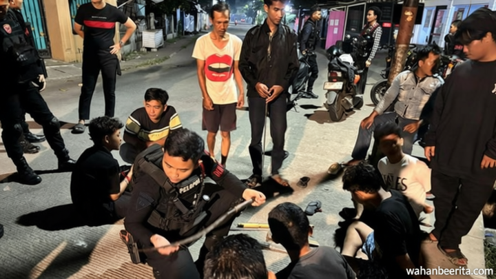 4 Pemuda di Bekasi Ditangkap Polisi Saat Hendak Tawuran – Sajam Disita