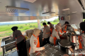 What Happened During: Polwan Polda Metro Bagikan Makanan Siap Saji ke Korban Kebakaran Kemayoran