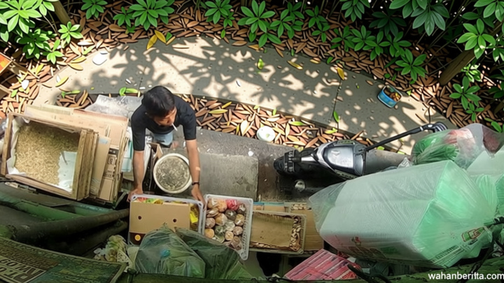 Viral Pria Curi Minyak Goreng di Warung Tambora – Ternyata Tak Sekali