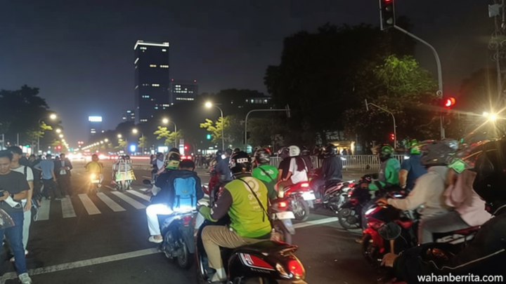 Massa di Tosari Jakpus Bubarkan Diri – Jalan Arah Bundaran HI Dibuka