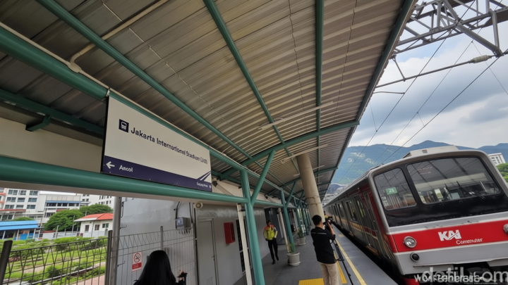 Menjajal Naik KRL dari Stasiun Kota ke Stasiun JIS – Butuh Berapa Lama?