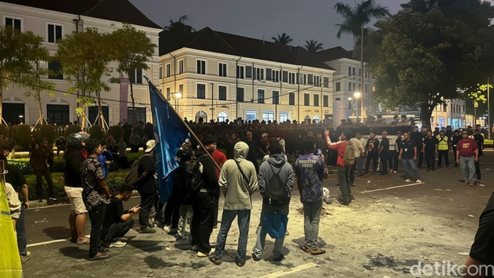 Special Plan: Kondisi Terkini Massa Demo di Patung Kuda Jakpus