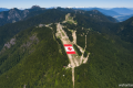 Jelang Piala Dunia – Kanada Bentangkan Bendera Raksasa di Gunung