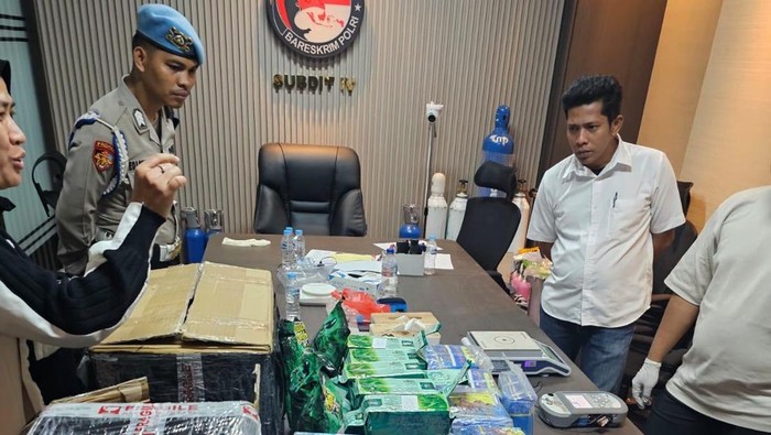 barang-bukti-kasus-penyelundupan-narkoba-jaringan-ri-malaysia-di-bengkalis-riau-1781620085074_169