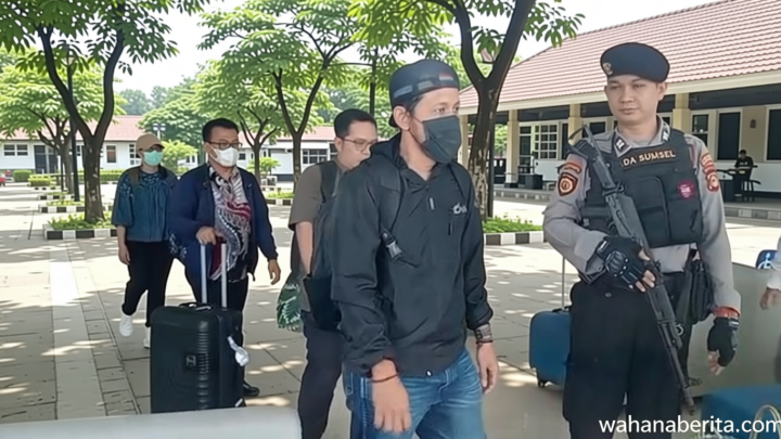 KPK Bawa 2 Koper Usai Geledah Kantor hingga Rumah Dinas Bupati Muara Enim