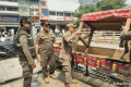 Satpol PP Jaksel Tertibkan 9 PKM di Blok M – 5 Gerobak Diangkut