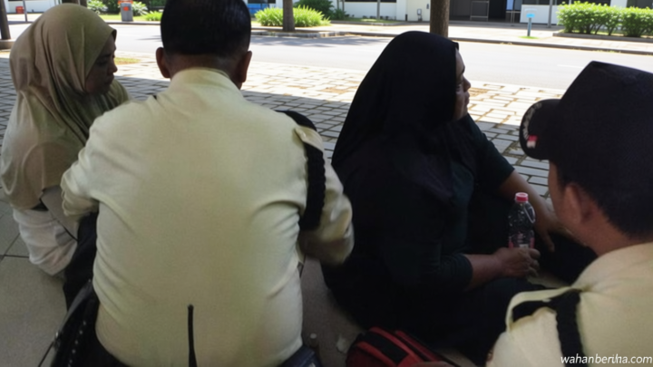 Solving Problems: Pasar Jaya Buka Suara Usai Eskalator Tanah Abang Eror Bikin Ibu-ibu Jatuh