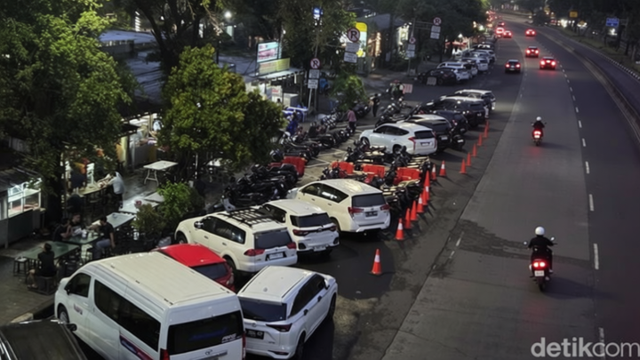 Key Issue: Parkir on the Street Diterapkan di Cawang, Masih Makan 2 Lajur Jalan