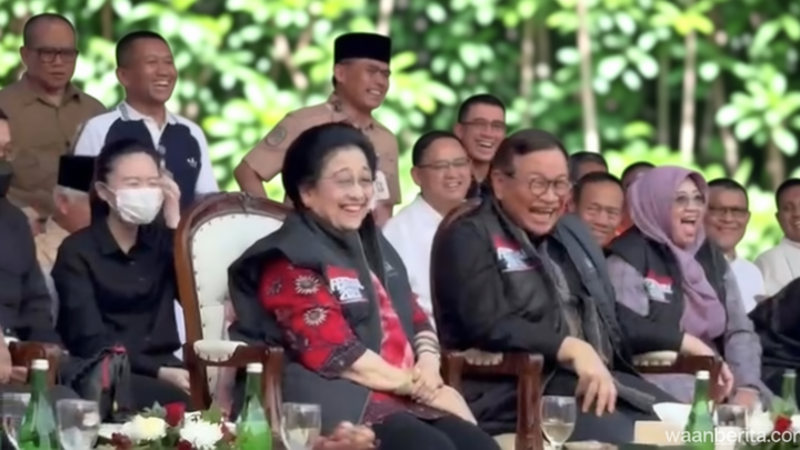 Momen Megawati Tertawa Saksikan Lomba Impersonate Dirinya