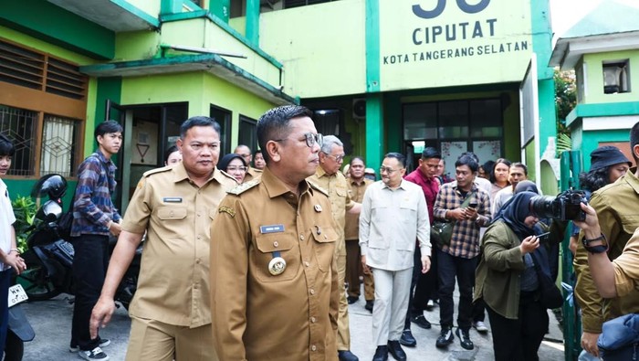 gubernur-banten-andra-soni-di-sman-56-ciputat-1780398331596_169