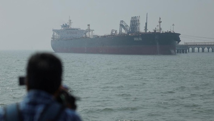 iran-batasi-selat-hormuz-hanya-kapal-kapal-negara-ini-yang-bisa-lewat-1774522594965_169