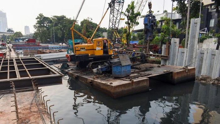 kejar-hut-jakarta-ke-499-pembangunan-turap-kali-cideng-atas-dikebut-1781097197504_169