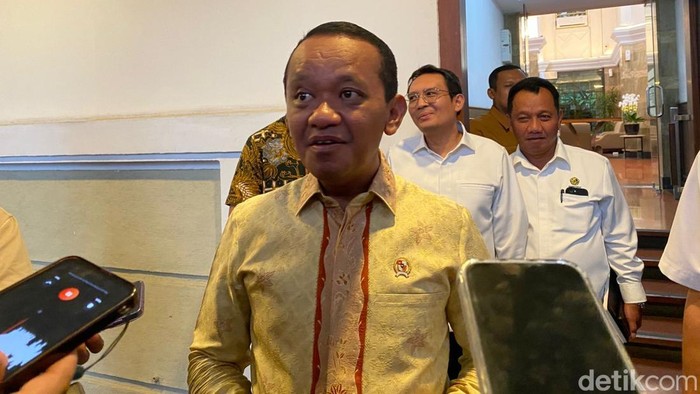 Topics Covered: Bahlil Ungkap Pemadaman Listrik karena Trouble Mesin, Janji Pulih Cepat