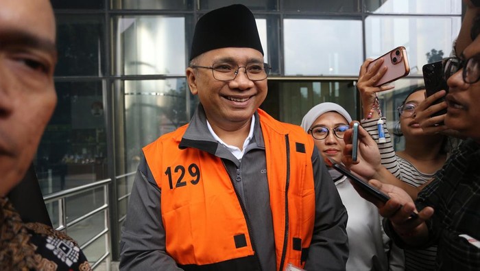 Main Agenda: KPK Perpanjang Penahanan Eks Menag Yaqut 30 Hari di Kasus Kuota Haji