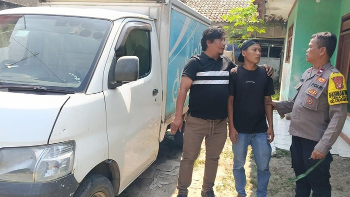polisi-menangkap-sopir-bawa-kabur-mobil-di-cikarang-dok-istimewa-1781196221765_169