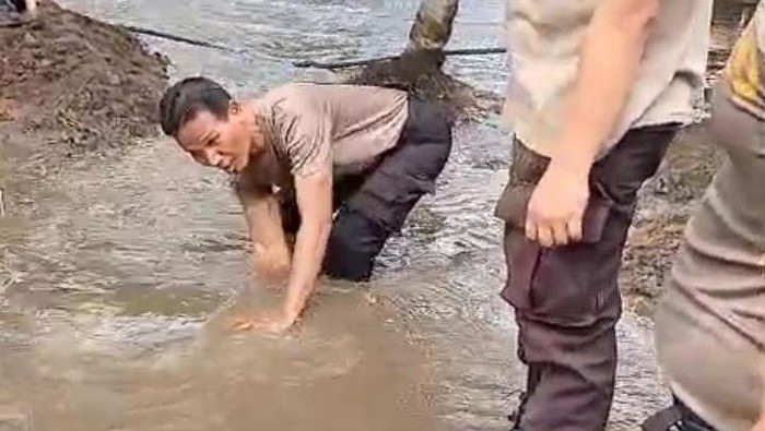 polres-oku-benahi-drainase-dan-alur-sungai-dok-istimewa-1780227094667_169