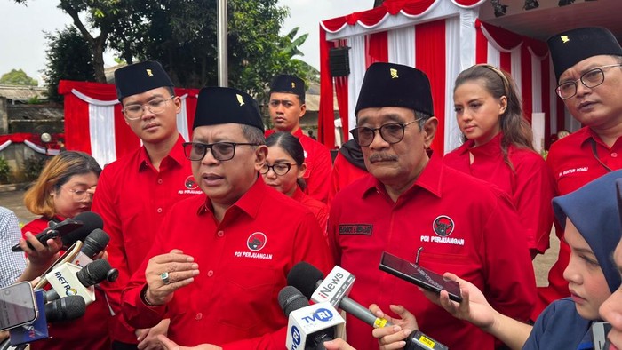 sekjen-pdip-hasto-kristiyanto-bersama-ketua-dpp-pdip-djarot-saiful-hidayat-1780295196730_169