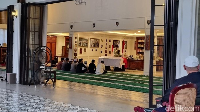 Jenazah Ryamizard Ryacudu Dimakamkan Secara Militer di TMP Kalibata Besok