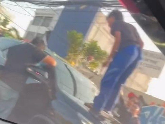 tangkapan-layar-rekaman-viral-mobil-fortuner-dirusak-di-tanah-abang-dok-threads-1780814891354_43