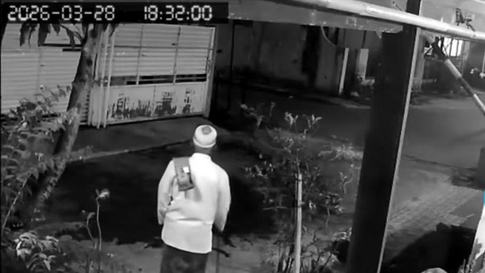 viral-tetangga-sering-siram-air-ke-orang-yang-lewat-mau-salat-di-tangerang-1780372548436_169