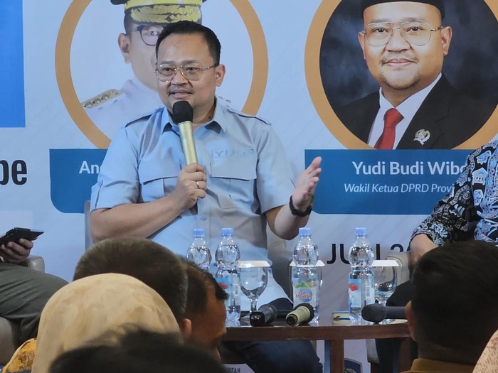 wakil-ketua-waka-dprd-provinsi-banten-yudi-budi-wibowowakil-ketua-waka-dprd-provinsi-banten-yudi-budi-wibowo-1780460529067_43