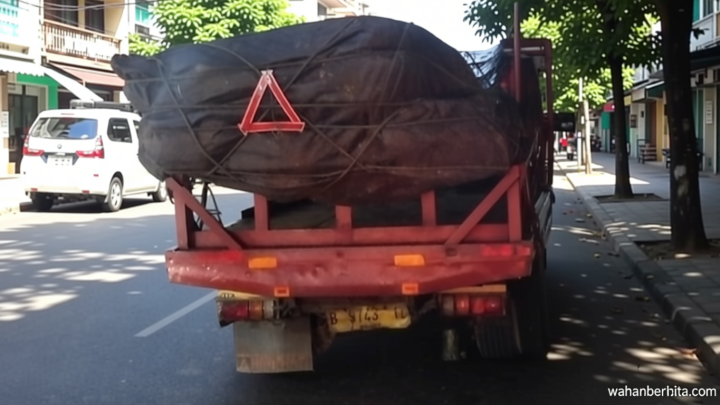 Ada Truk Patah As, Lalin di Ciputat Tangsel Sempat Macet