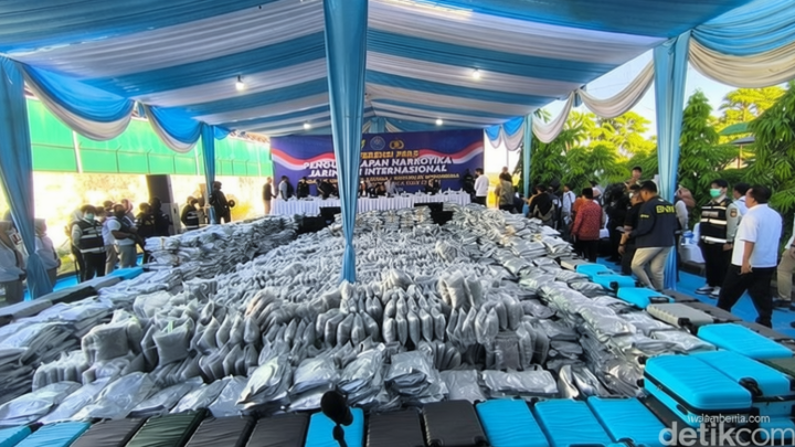 BNN Duga 3,37 Ton Kuncup Ganja di Gresik untuk Bahan Vape Narkoba