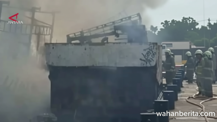 3 Kapal di Muara Angke Terbakar – Polisi Selidiki Penyebabnya