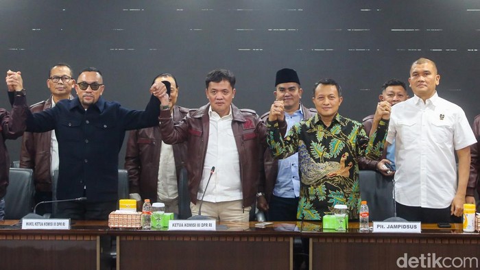 febrie-adriansyah-ditetapkan-tersangka-polri-limpahkan-tiga-perkara-ke-plt-jampidsus-1783761950794_169