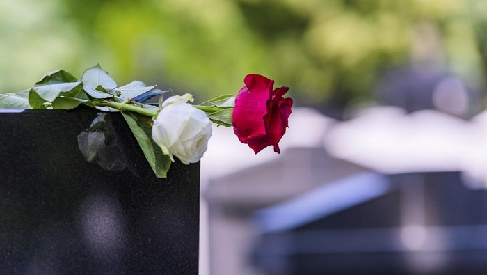 ilustrasi-karangan-bunga-di-makam-orang-meninggal-1_169