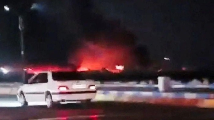 iran-tembakkan-rudal-ke-fasilitas-militer-as-di-bahrain-dan-kuwait-setelah-amerika-serikat-gempur-puluhan-target-iran-1783509965937