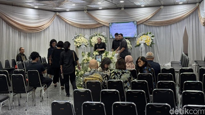 jenazah-jubir-otorita-ikn-disemayamkan-di-rumah-duka-rspad-gatot-subroto-adhfardetikcom-1785039215547_169