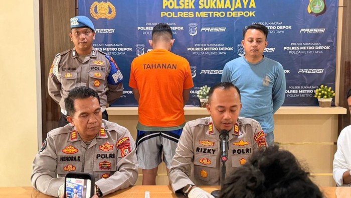 konferensi-pers-kapolsek-sukmajaya-akp-rizky-firmansyah-1783403837691_169