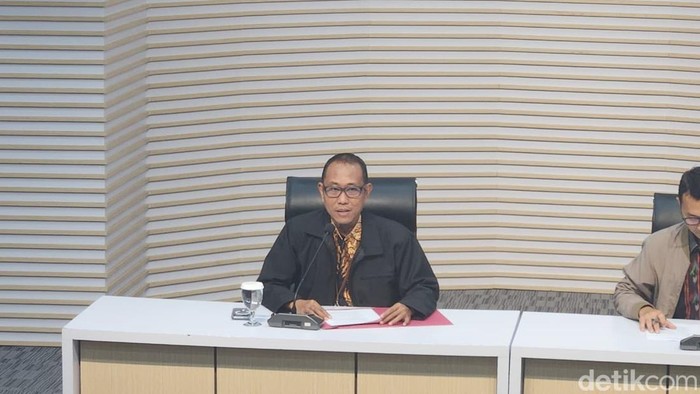 konferensi-pers-ott-bupati-langkat-syah-affandi-di-gedung-kpk-adrial-akbardetikcom-1783096954518_169