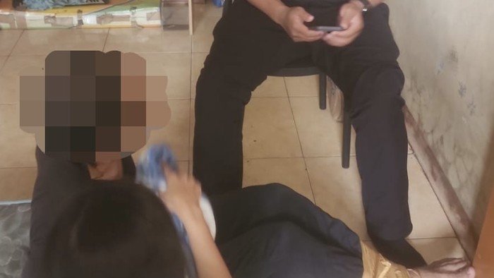 momen-pelaku-penusukan-acak-di-tangerang-ditangkap-polisi-1783774917912_169