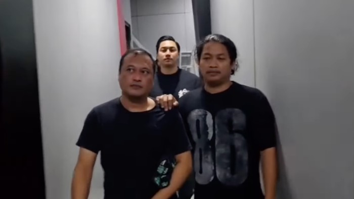 pelaku-perusakan-mobil-mini-cooper-kiri-usai-ditangkap-polisi-1783741154057_169