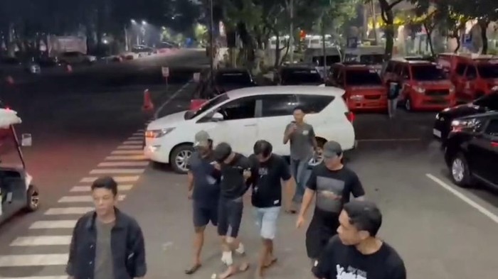 pembunuh-driver-ojol-di-base-camp-ojol-di-kosambi-kota-tangerang-ditangkap-pelaku-ditembak-lantaran-melawan-saat-mau-diamankan-1784033578263_169
