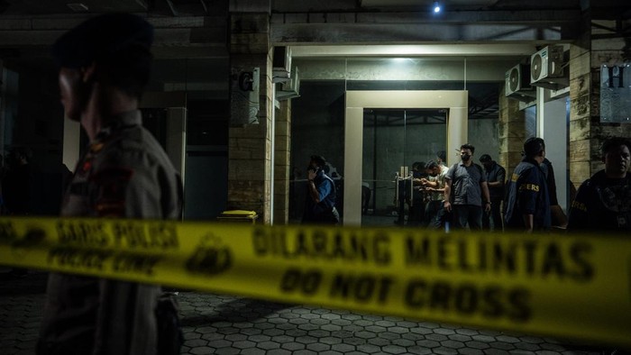 penampakan-penggeledahan-ruko-di-cipete-jaksel-terkait-kasus-korupsi-1783651352248_169