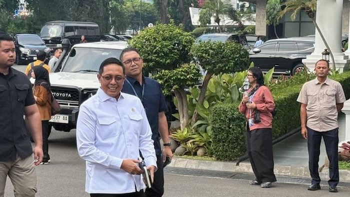 penasihat-khusus-presiden-bidang-komunikasi-hasan-nasbi-di-istana-jakarta-rabu-1572026-evadetik-1784105483026_169