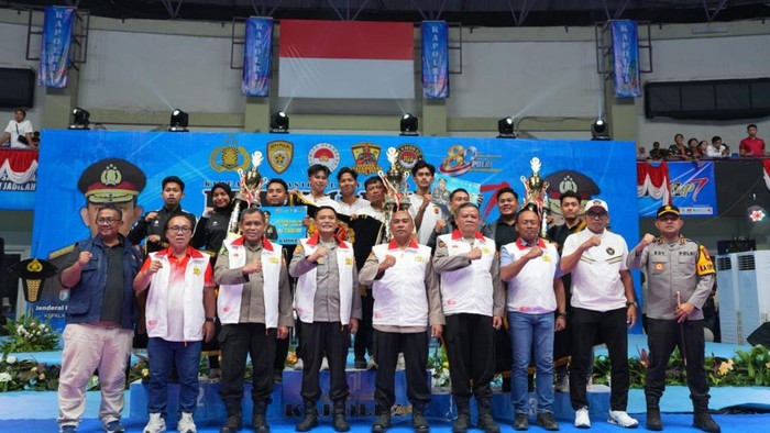 personel-satbrimob-polda-metro-jaya-meraih-kemenangan-dalam-kejuaraan-taekwondo-kapolri-cup-tahun-2026-brimob-polda-metro-jaya-1784032375018_169