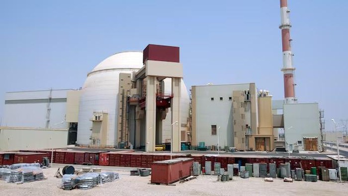 reaktor-utama-di-pltn-bushehr-di-iran-bagian-selatan-1784105872127_169