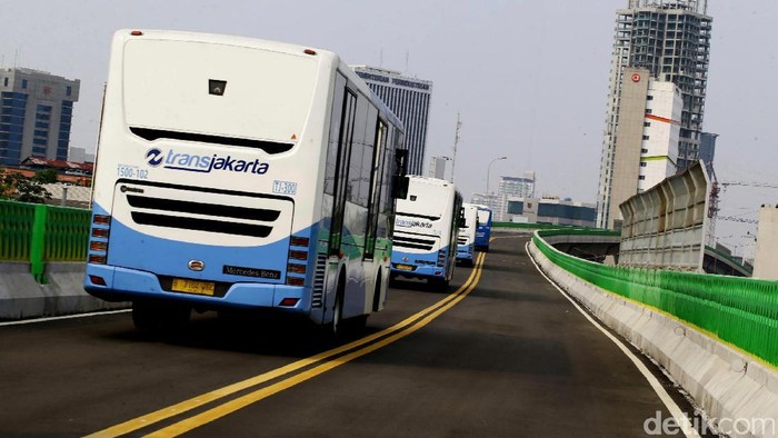 Jalur Langit Kembali Normal Usai Bus TransJ Sempat Mogok Bikin Macet