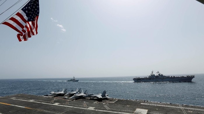 Desakan Penyelidikan Kondisi Kapal Induk USS Abraham Lincoln