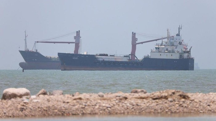 Tarik Ulur Selat Hormuz